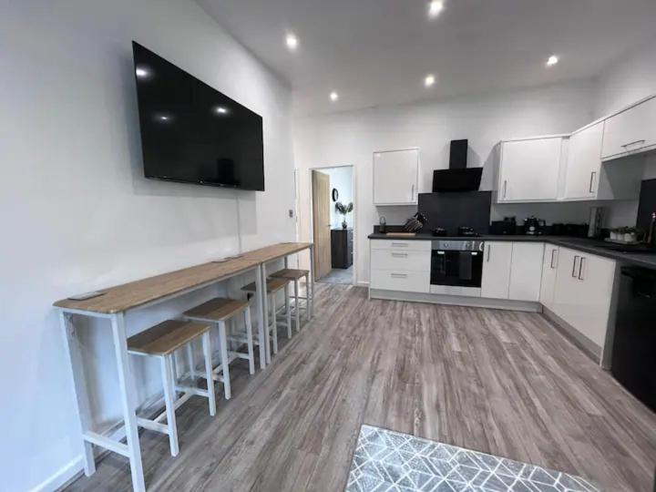 Monthly Apartment *